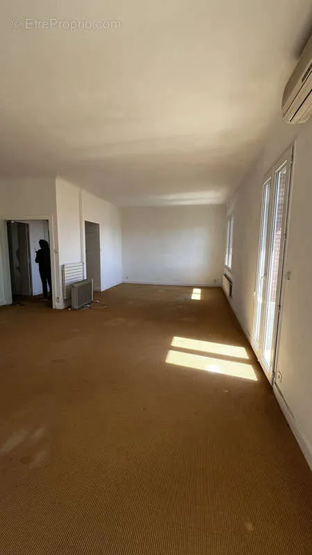Pièces - Appartement T4 avec Balcon à Perpignan