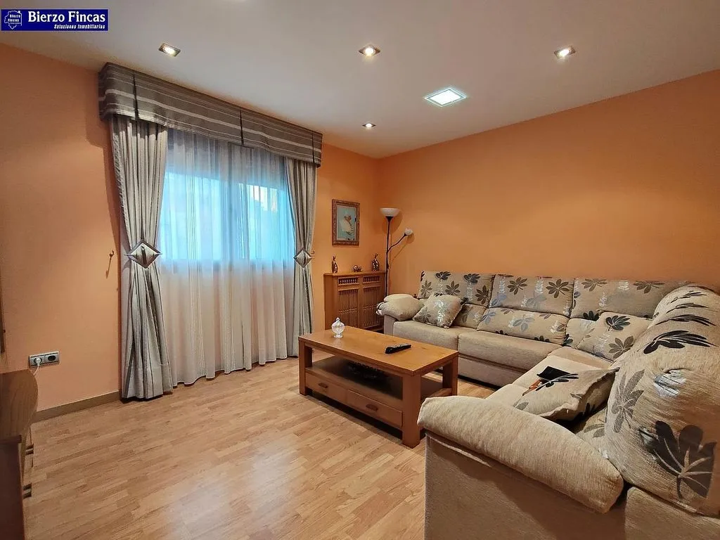 Séjour - Spacious Chalet with Garden in Fabero