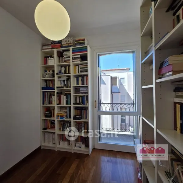 Kabinet - Elegant Two-Bedroom with Studio in Vicenza