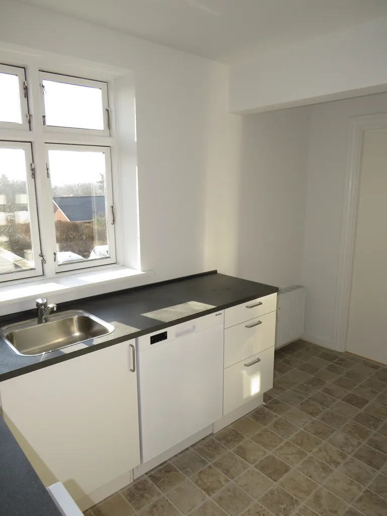 Kitchen - Three-Room Apartment with Parking in Viborg