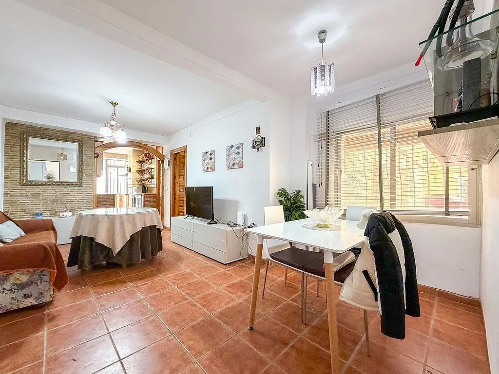 Söögituba - Ground Floor Flat with Patio in Granada Centre