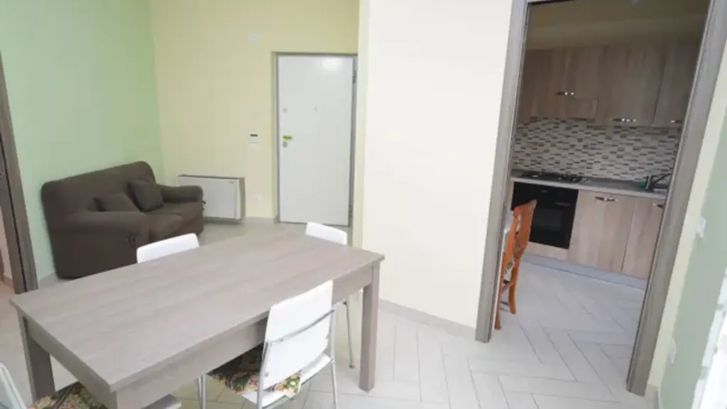 Söögituba - Apartment with Balcony in Rossano Centre