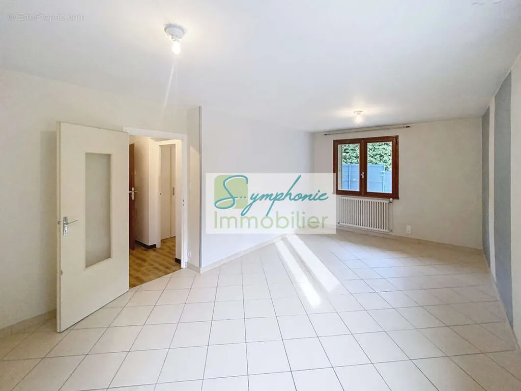 Toad - Spacious T2 with Private Parking in La Ravoire
