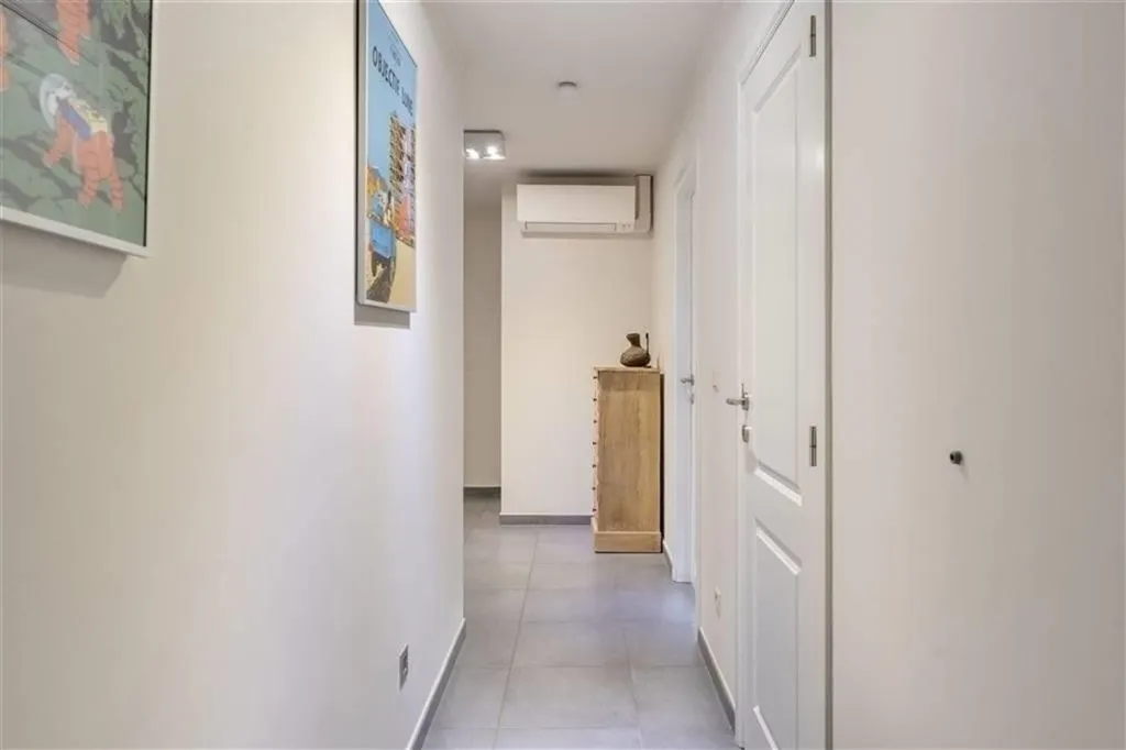 hallway_entrance