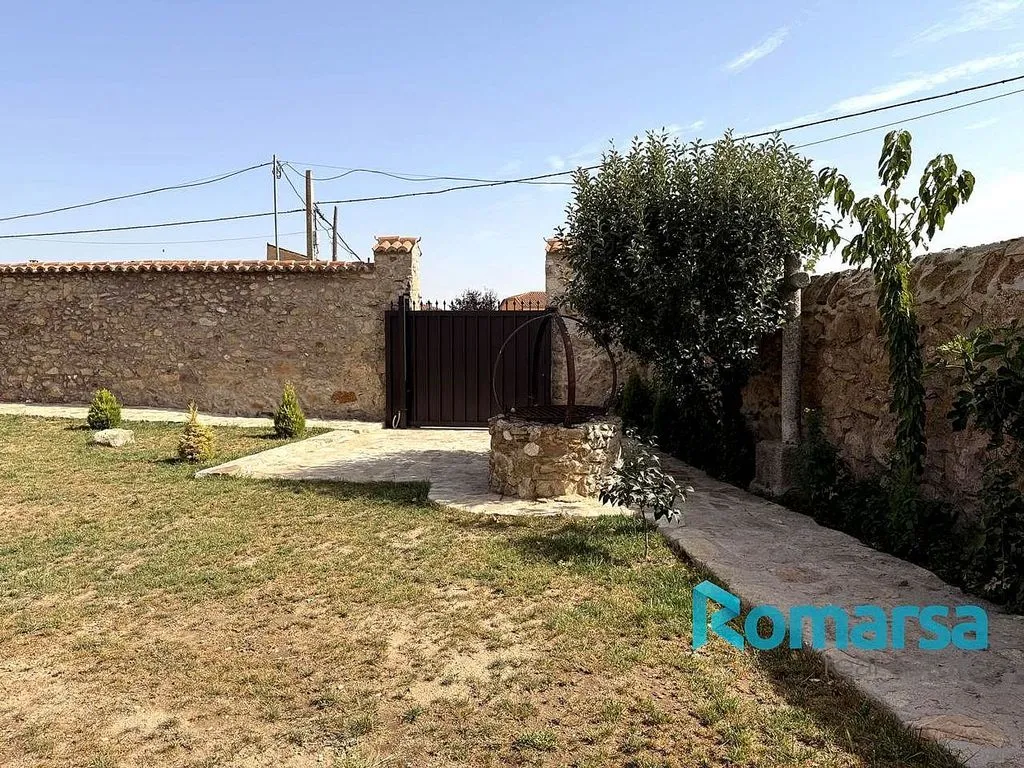 Jardin - Rural House with Pool in Gemuño
