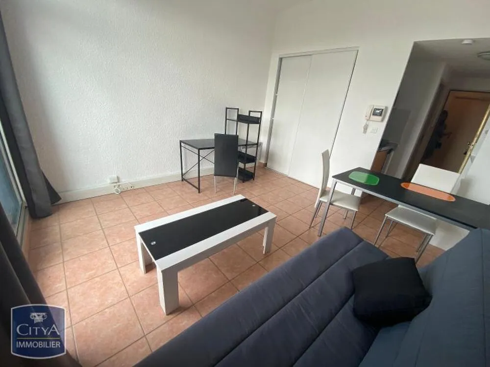 Elutuba - Furnished Studio with Parking in Nîmes