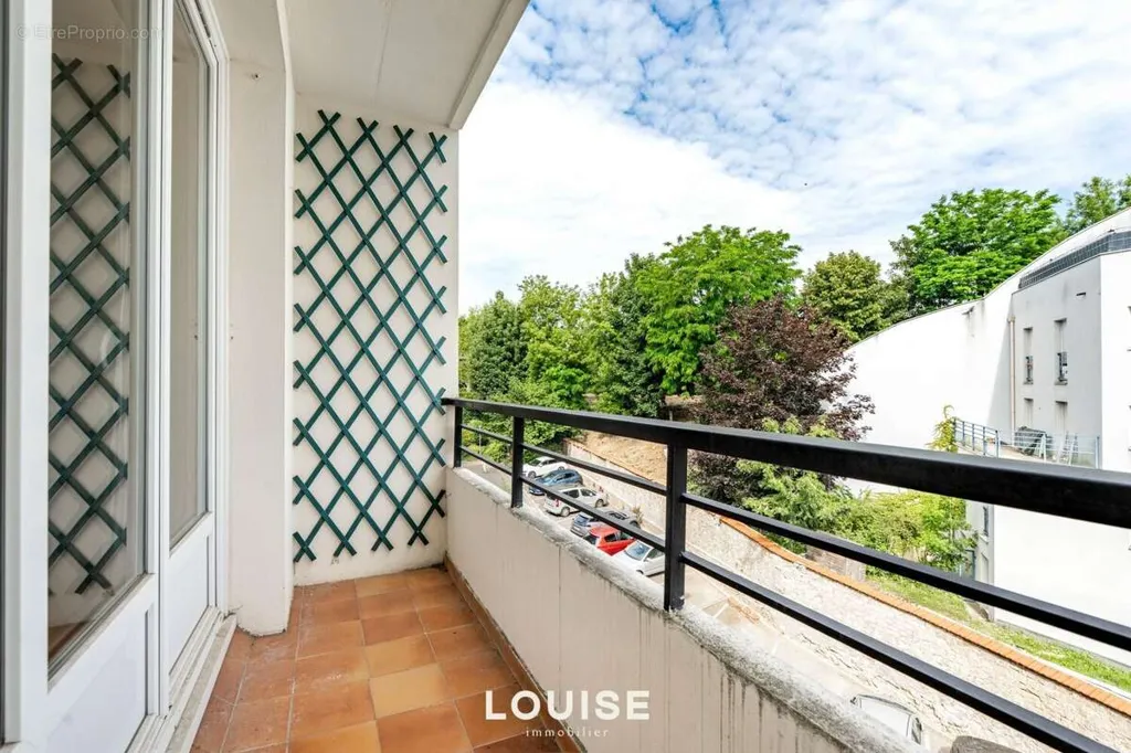 Balcone - Apartment with Balcony in Chaville