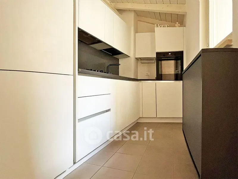Cuisine - Rustic Triplex with Courtyard in L'Aquila