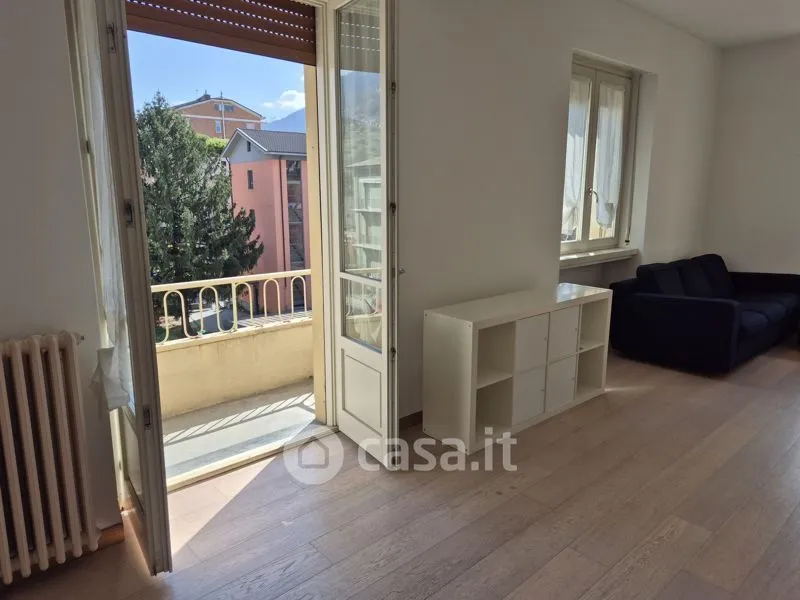 Elutuba - Rustic Apartment with Balcony in Sondrio