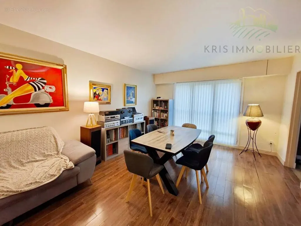 Elutuba - 3-Bed Apartment with Parking in Meaux