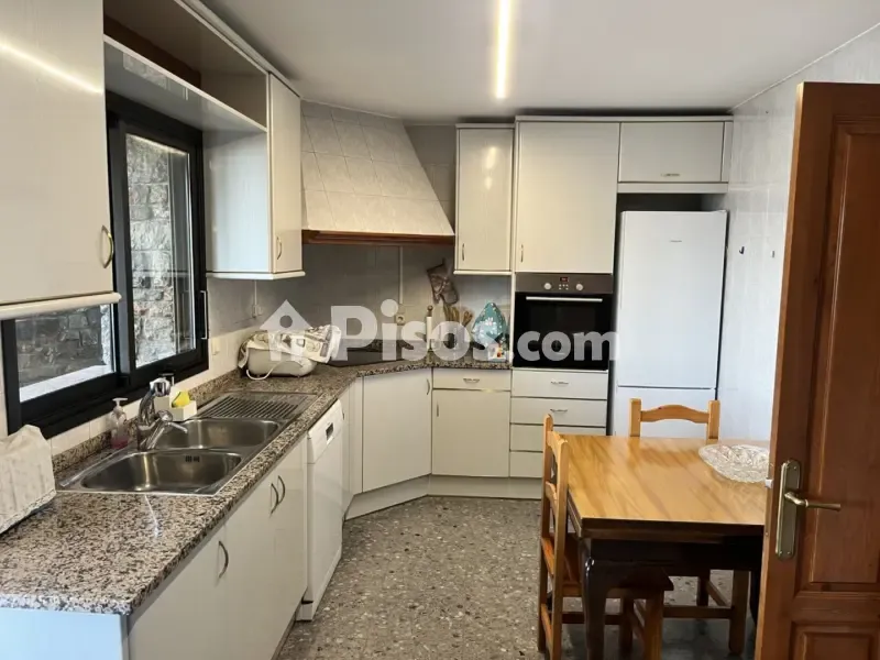 7 magamistoaga maja asukohas ES