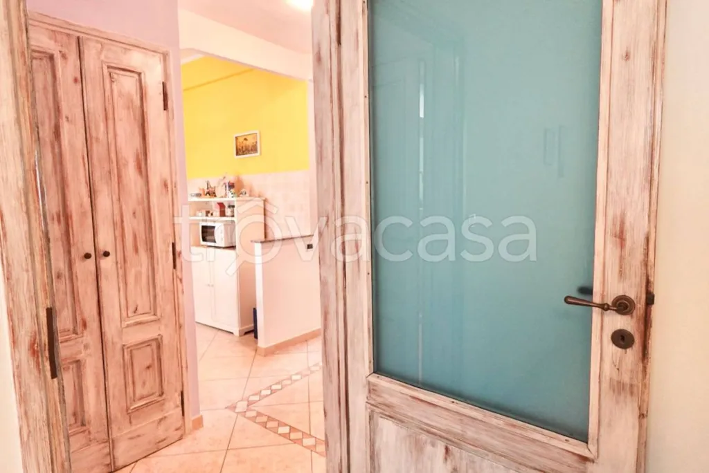 Esik - Bright Apartment with Balcony in Turin