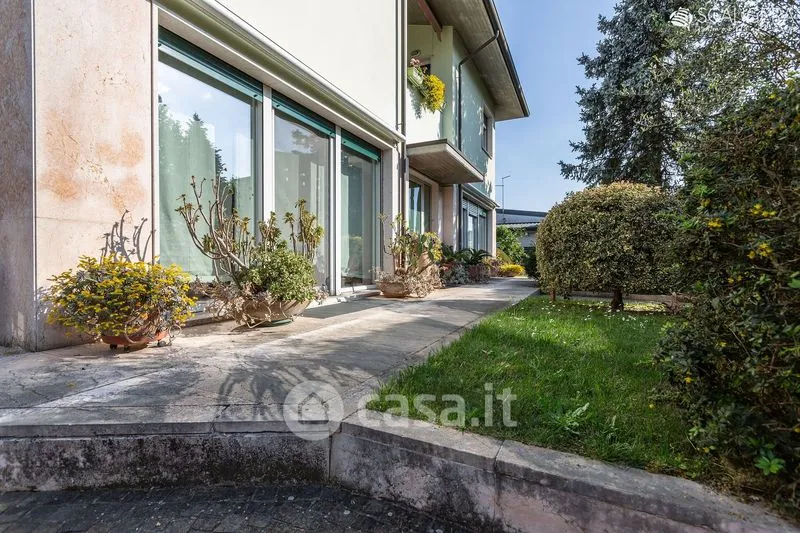 Jardin - Minimalist Villa with Private Garden in Legnago