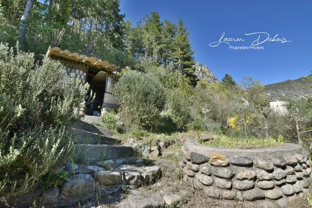 Jardin - Maison en Position Dominante avec Vue à Serres