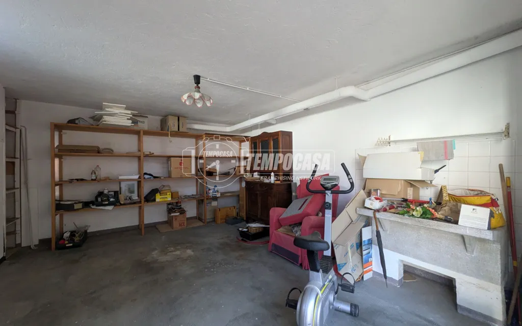 Garaaž - Spacious Apartment with Balconies in Pont-Canavese