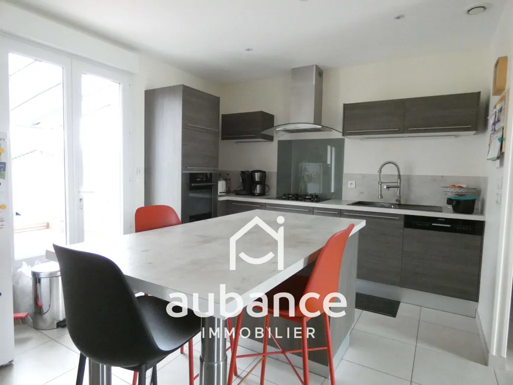 6-toaline maja asukohas Soulaines-sur-Aubance