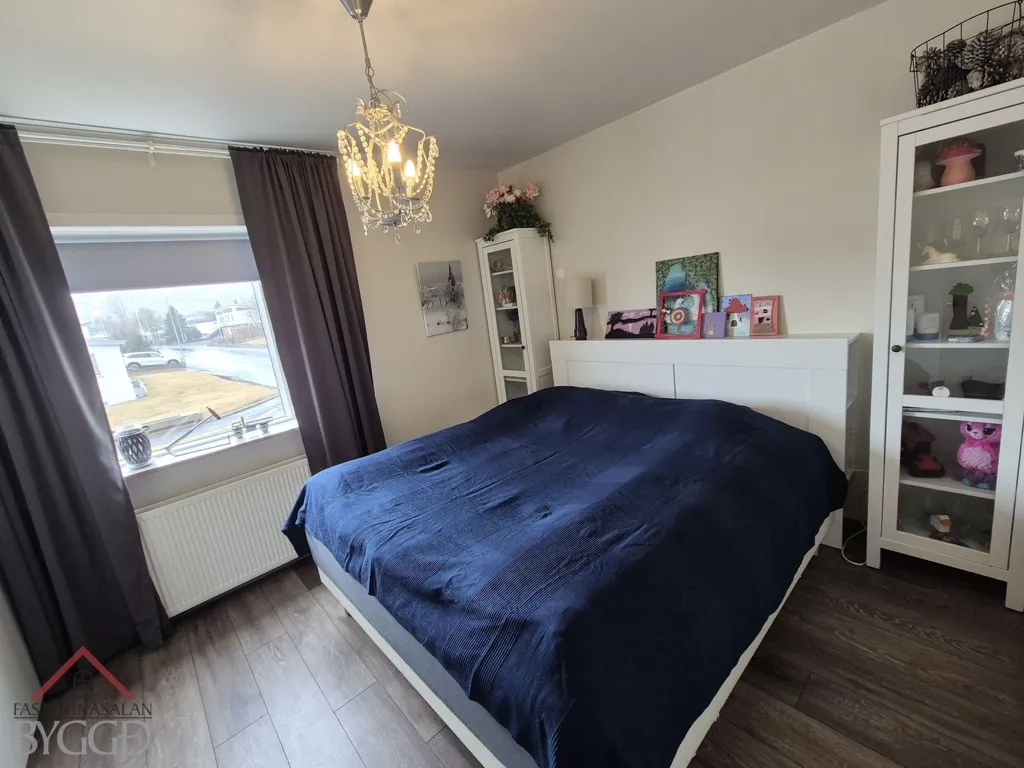 Chambres - Two-Storey House with Garage in Dalvík