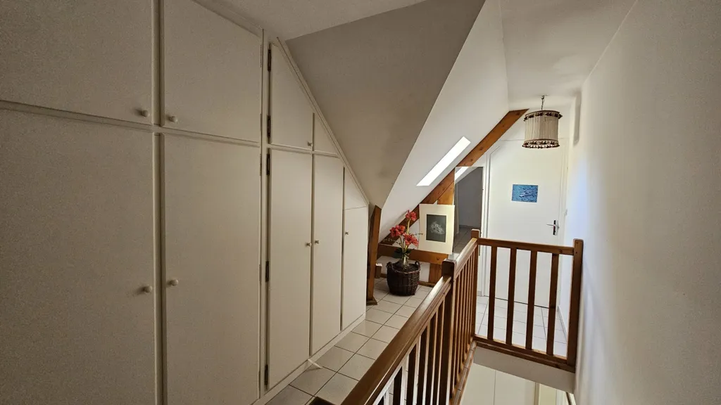 Toad - Spacious House with South Terrace in Beauvais