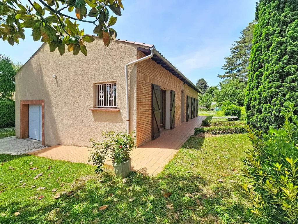Extérieur - Maison de Plain-Pied avec Jardin à Drémil-Lafage