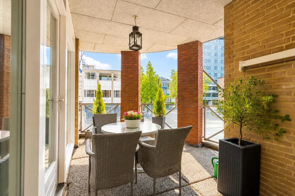 Terrasse - Porte-cochère Flat with Market View in Kerkrade