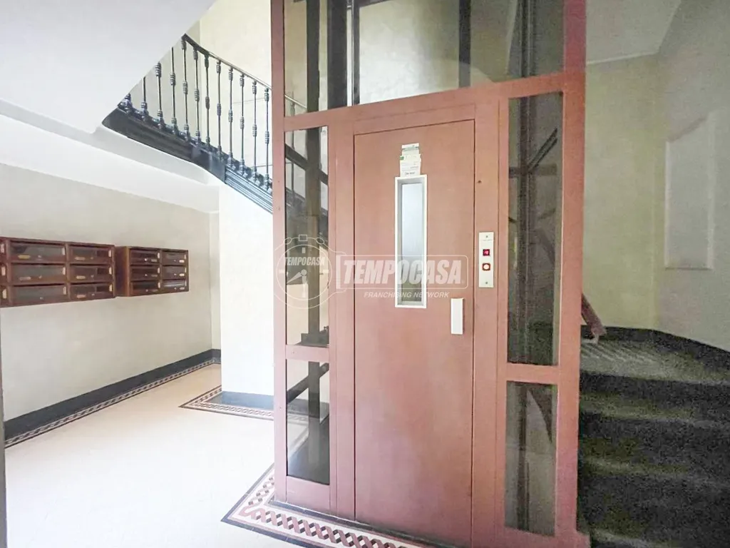 hallway_entrance