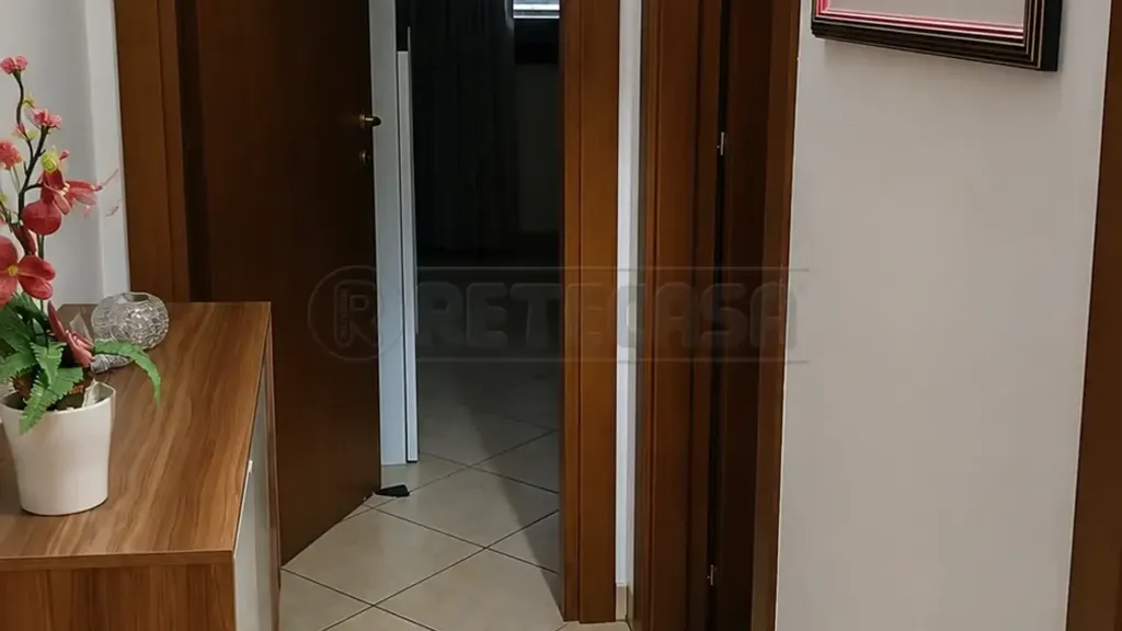 Esik - Ground Floor Apartment with Balcony in Scorrano
