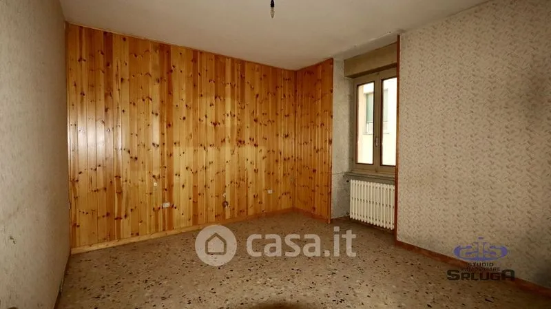 Pièces - Four-Bedroom Apartment in Talamona Centre