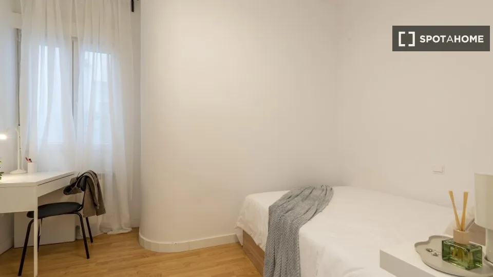 Chambres - Shared Apartment with All-Inclusive Rent in Ríos Rosas