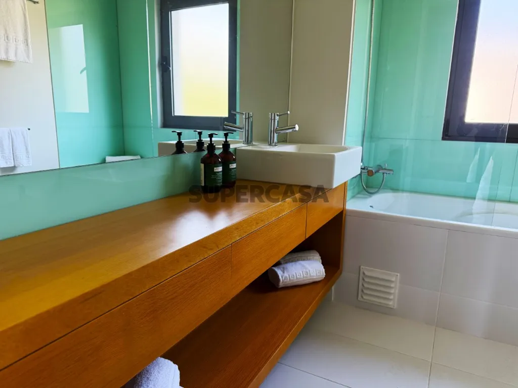 Salles de bain - Duplex Flat with Sea View in Sesimbra