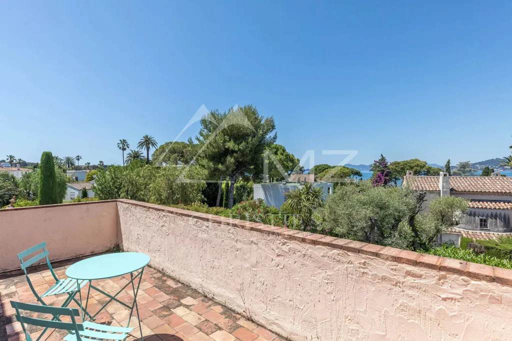 Terrasse - Villa provençale avec piscine à Cap d'Antibes