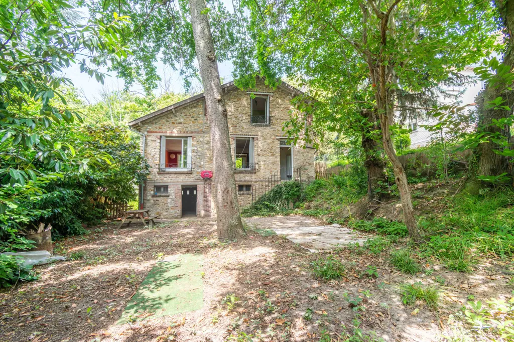 Exterior - Rustic Stone House with Garden in Montmorency