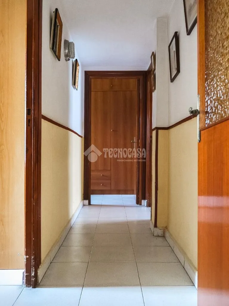 Esik - Ground Floor Flat with Large Windows in Carabanchel Alto
