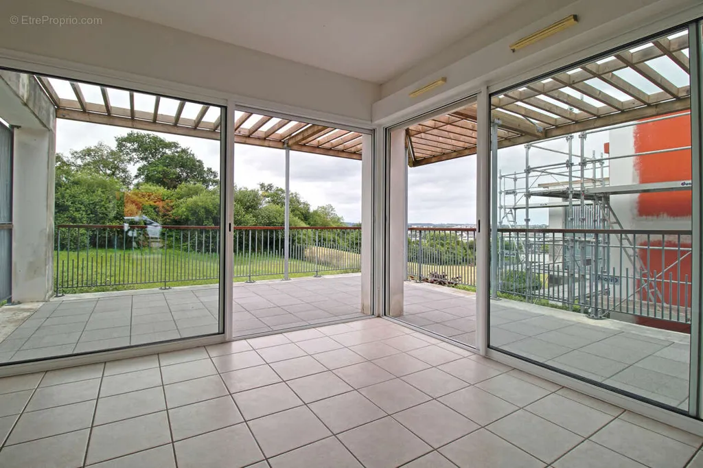 Terrasse - Appartement 'Comme une Maison' avec Vue Dégagée à Bayonne