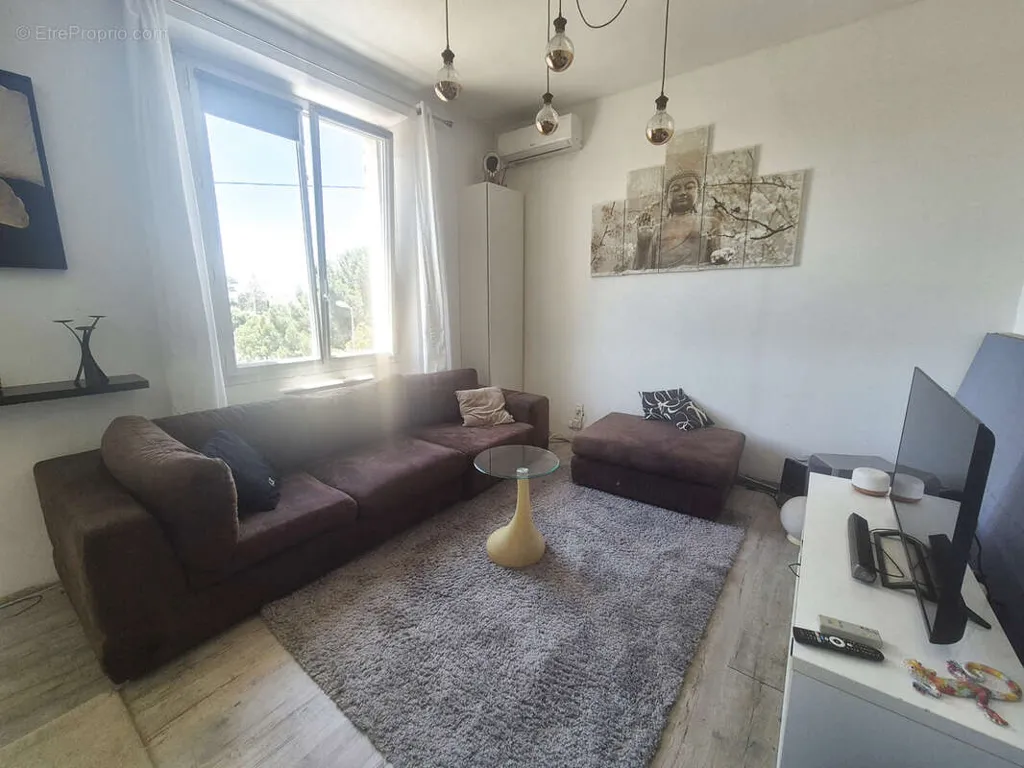 Elutuba - Duplex Apartment with Garage in Toulon