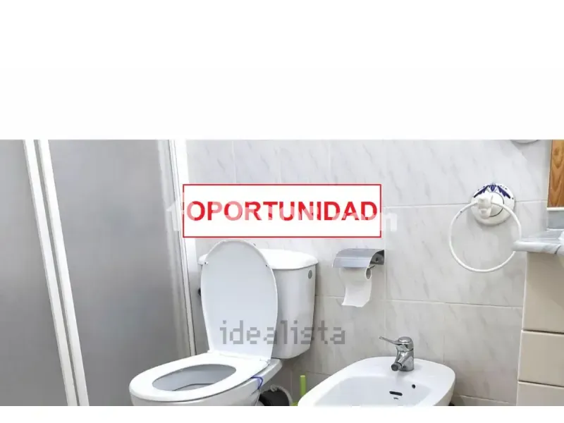 Bathrooms - Ample Apartment with Corner Location in Ciudad Real