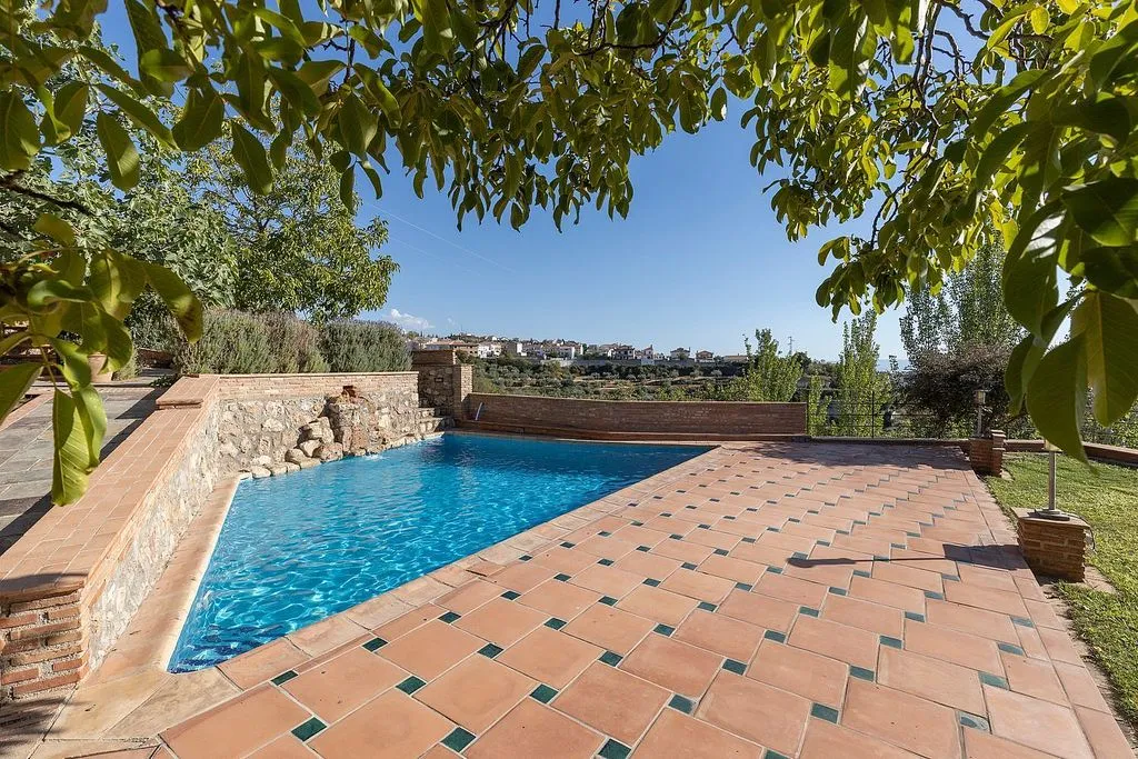 Piscine - Chalet with Pool and Terrace in Nívar