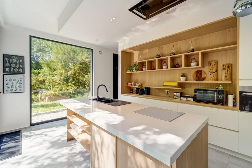 Cuisine - Villa architecturale avec jardin et piscine à Schoten