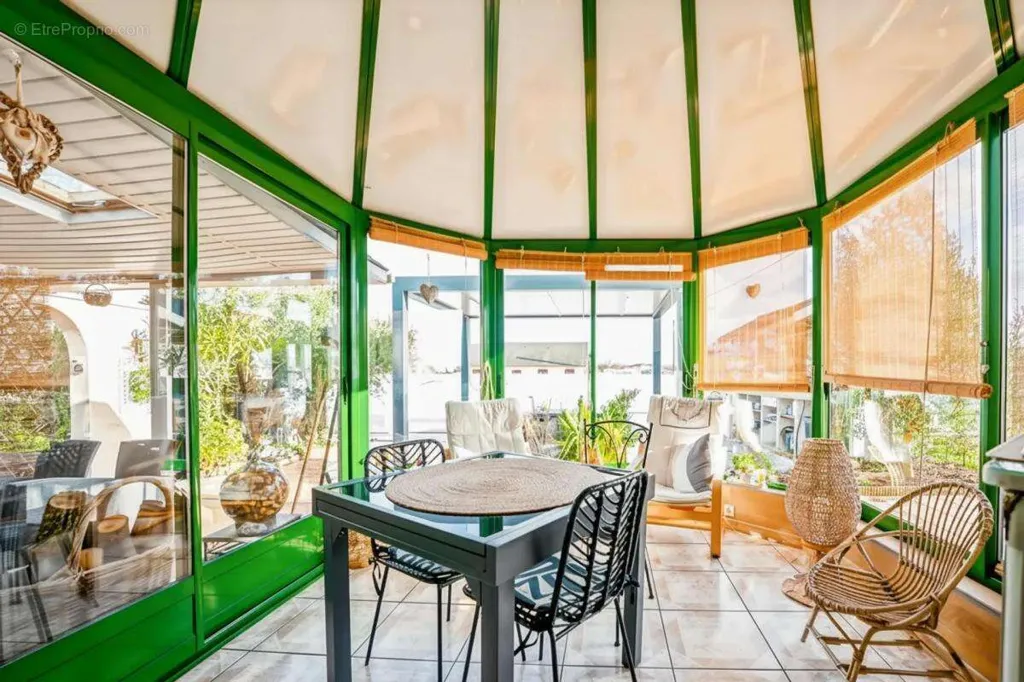 Terrass - Stone House with Pool in Saumur
