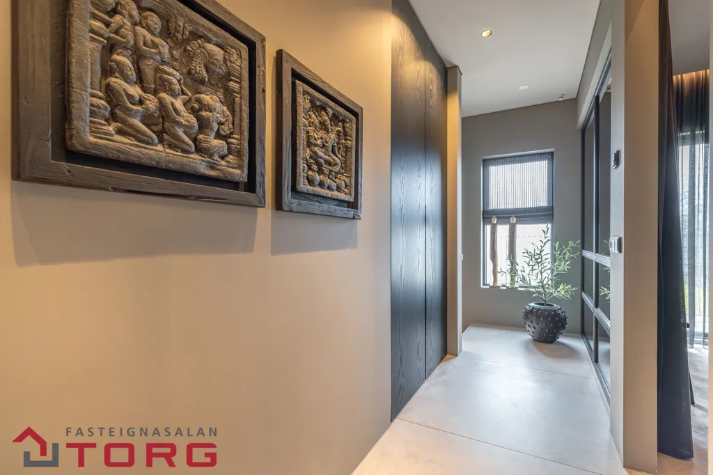 Entrée - Architectural 3-Bed Flat with Balconies in Fossvogur
