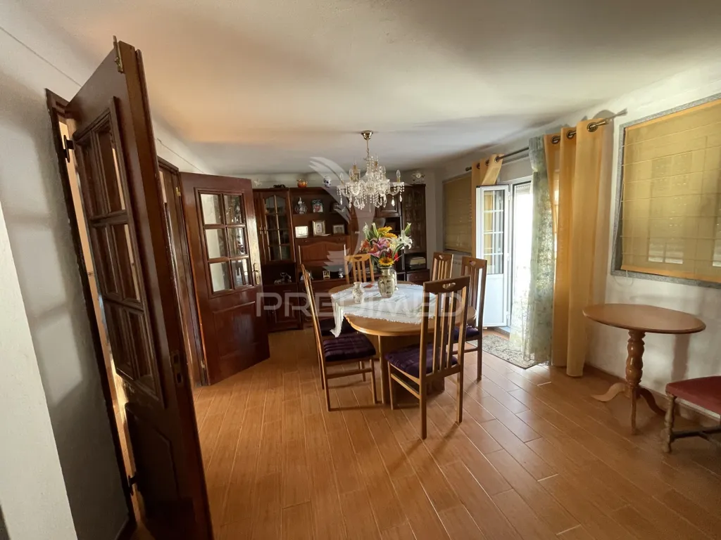 Söögituba - Renovated House with Terrace in Carvalhal