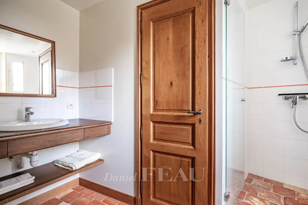 Vannitoad - Luxury House with Tennis Court in Houdan