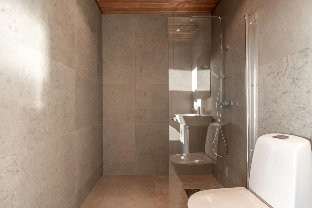 Vannitoad - Modern Villa with Lake View in North Park