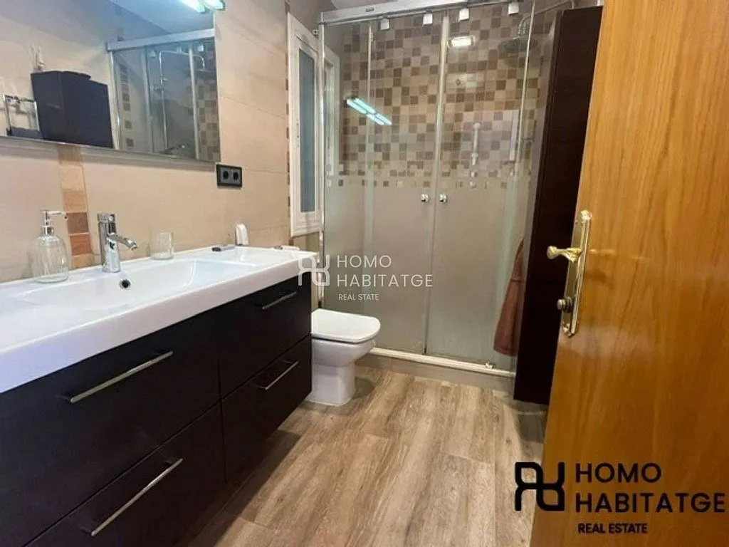 Vannitoad - Modern Flat with Balcony in Egara, Terrassa