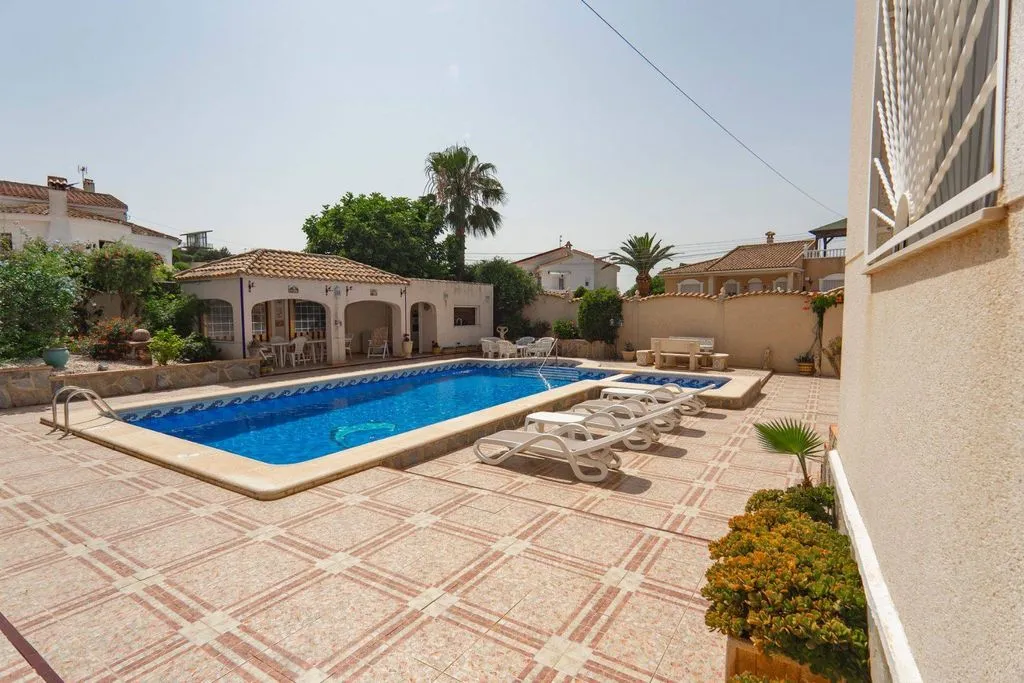 Bassein - 4-Bedroom Villa with Pool in Ciudad Quesada