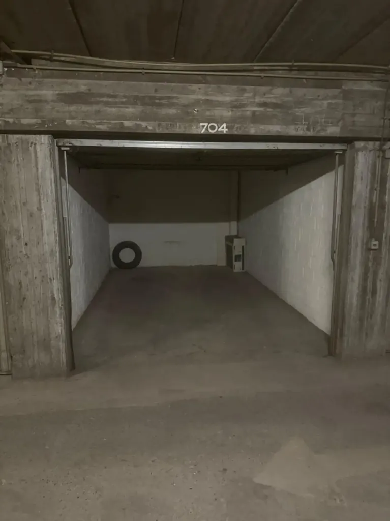 Garaaž - Secure Garage Box in Royal Palace 7