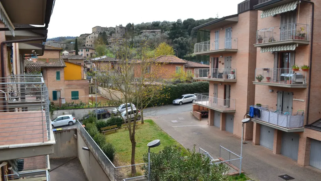 Balcon - Trilocale with Balconies in Sovicille