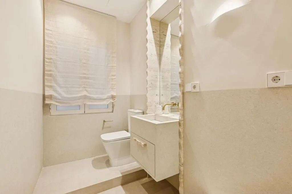Vannitoad - Luxury Flat with Furnished Interior in Madrid