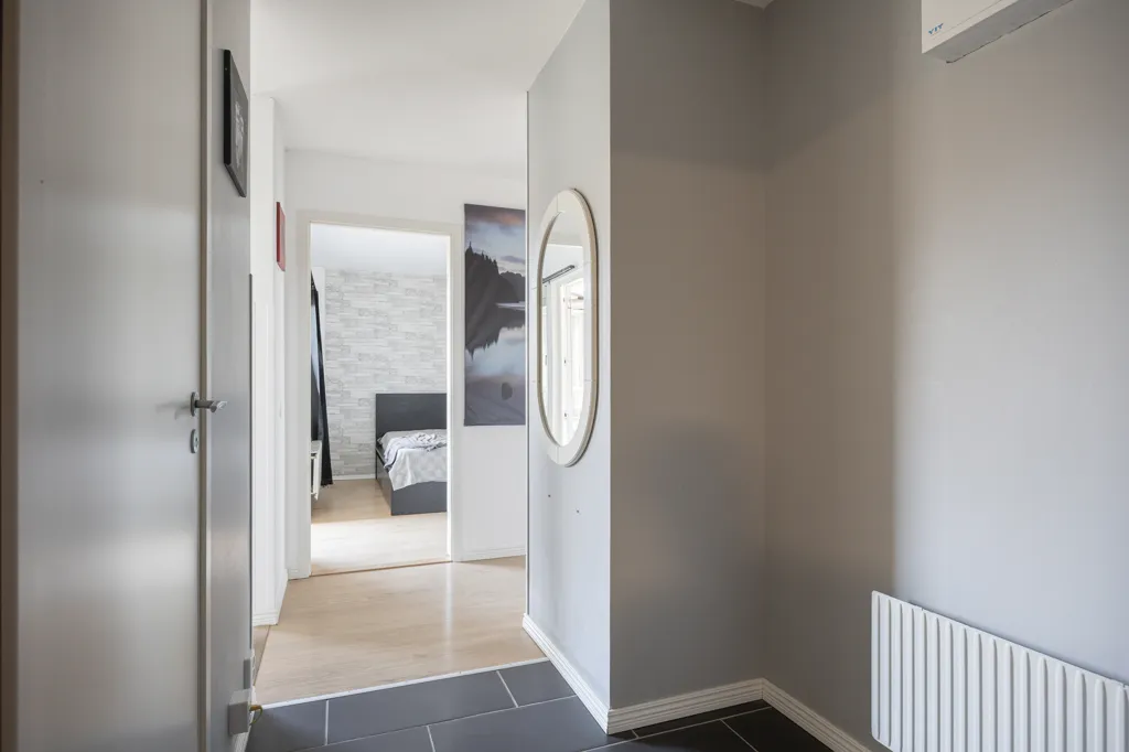 Esik - Modern Flat with South-Facing Balcony in Lund