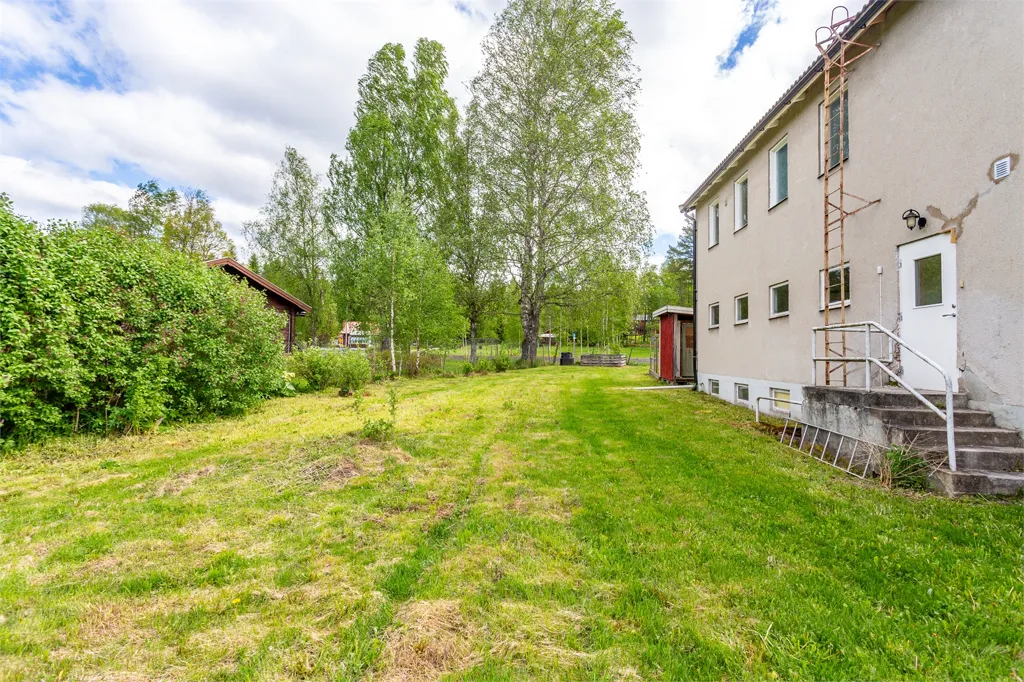 Aed - 2-Storey Villa with Workshop in 795000 SEK
