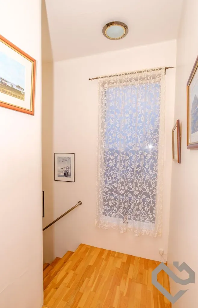 Toad - Stein House with Sea View in Vestmannaeyjar